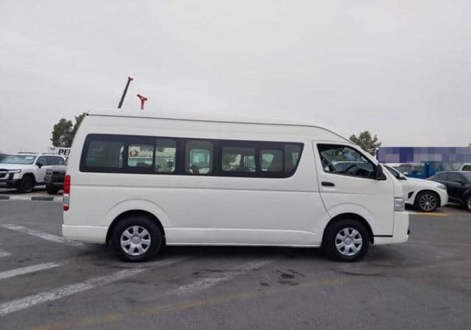 2016 Toyota Hiace Commuter 16 seaters 2