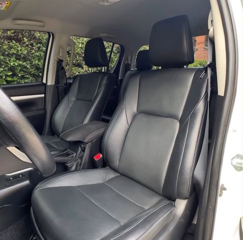 Toyota Hilux 2023 5